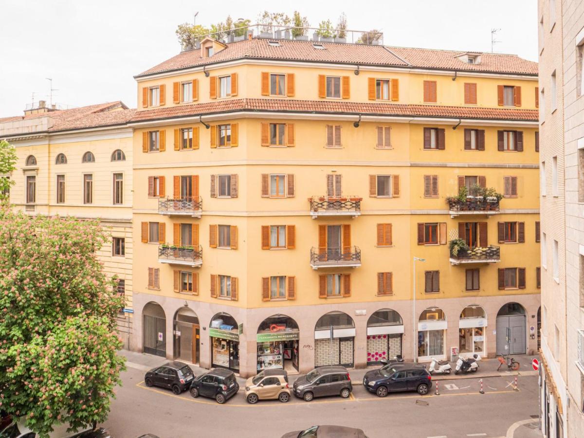 The Rent - With Balcony In Downtown Mailand